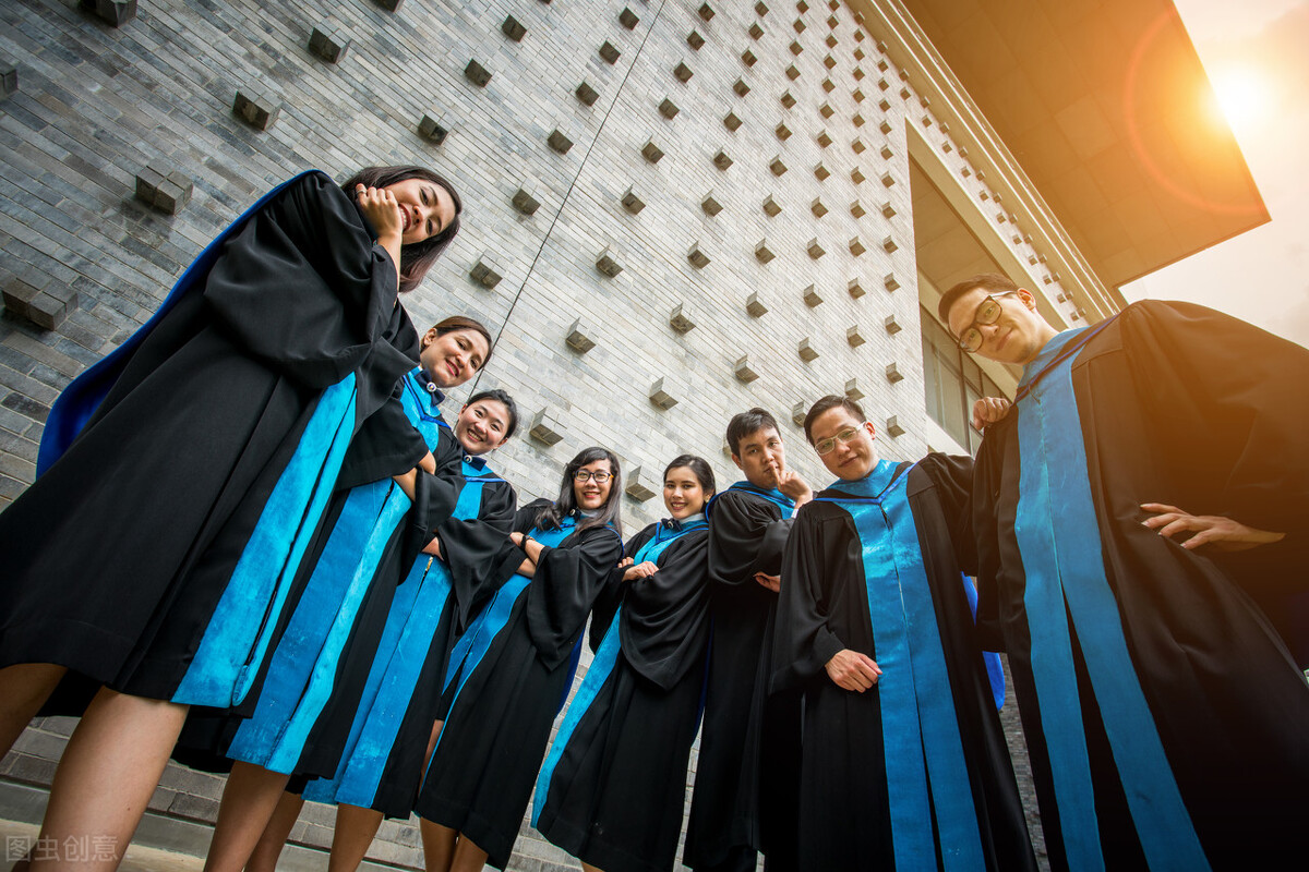 初中生上职业学校选择公立好还是私立好？