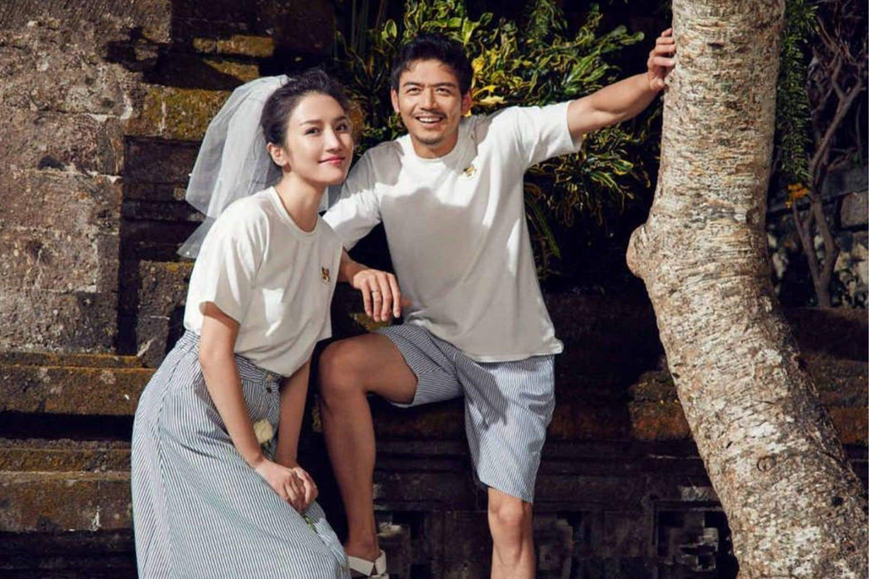 杨烁与女子深夜同回家，全程贴心照顾关系显亲密，本人已婚有俩娃