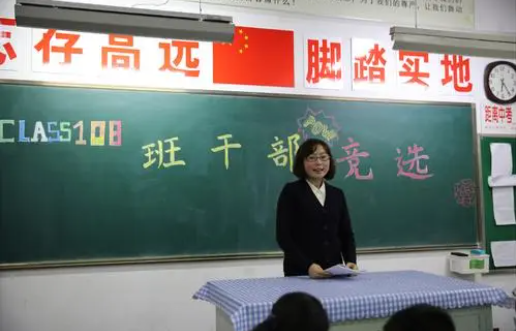 大学食堂“WiFi密码”火了，能连上的都是学霸，学渣看后一脸懵