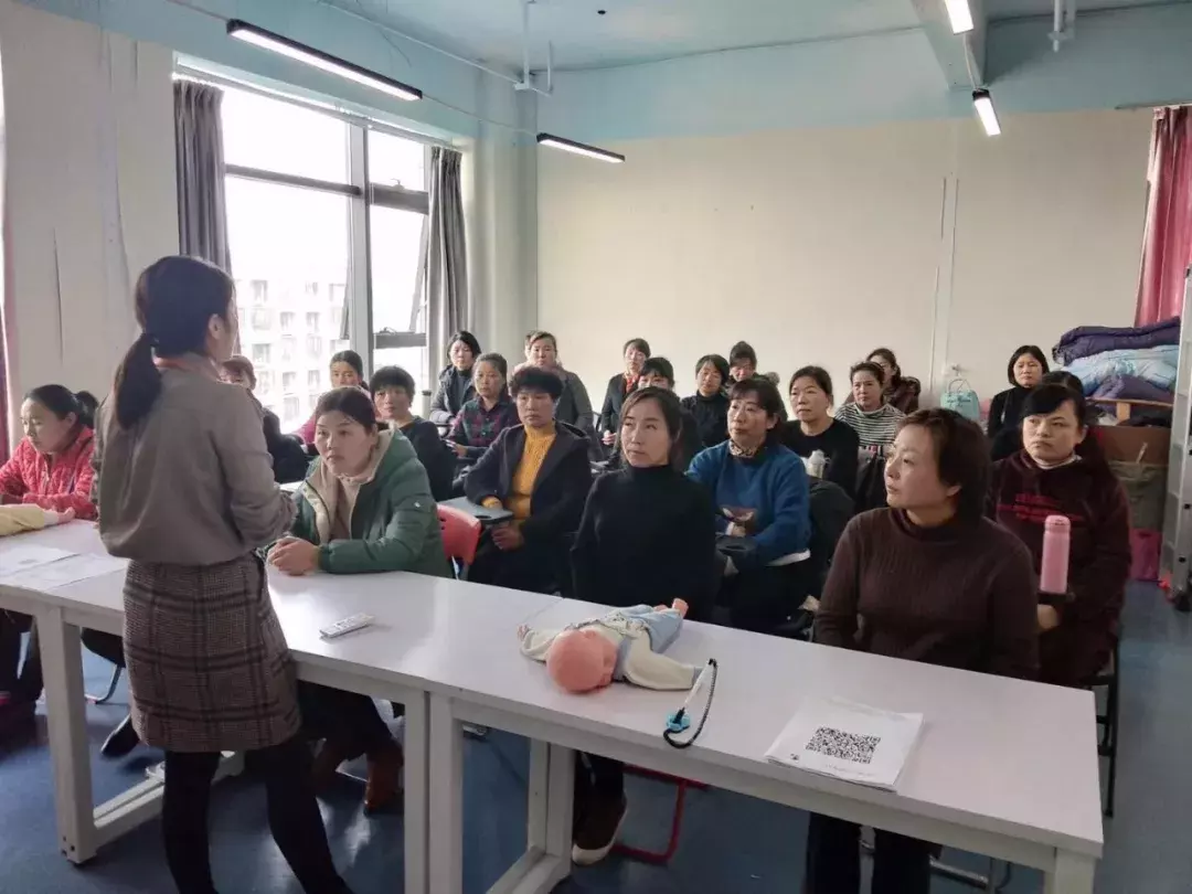 高薪月嫂多离异？揭秘月嫂高收入背后的故事