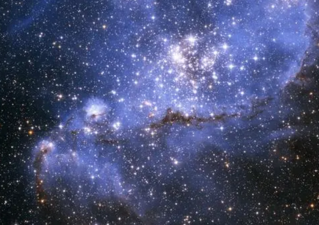 人类已知最大的恒星有多大？可容纳100亿颗太阳，1.3亿亿颗地球