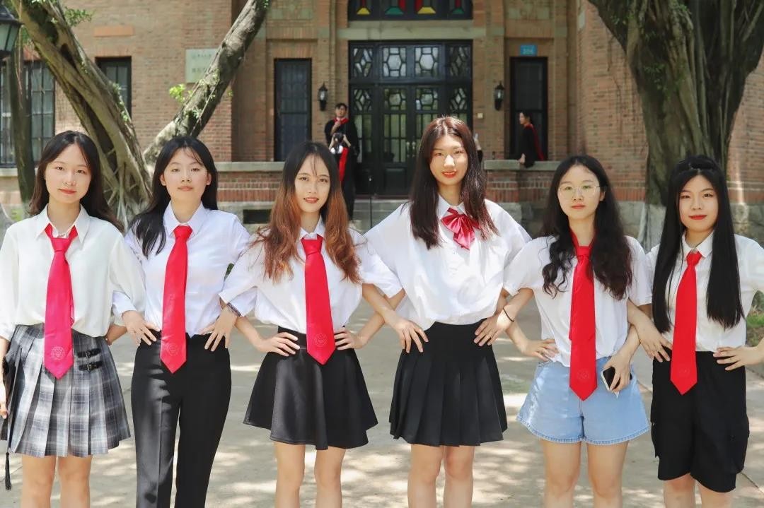 优秀!中山大学同寝姐妹团，包揽各类奖学金，如今集体升学顶尖985