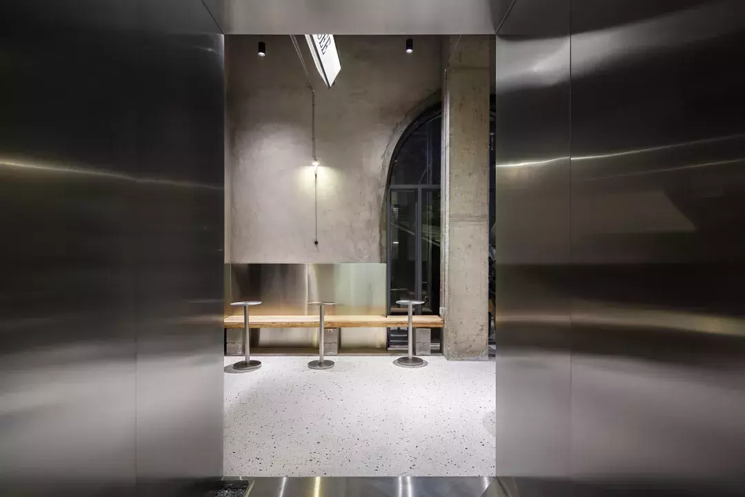 颠覆传统美感的新式简餐空间设计