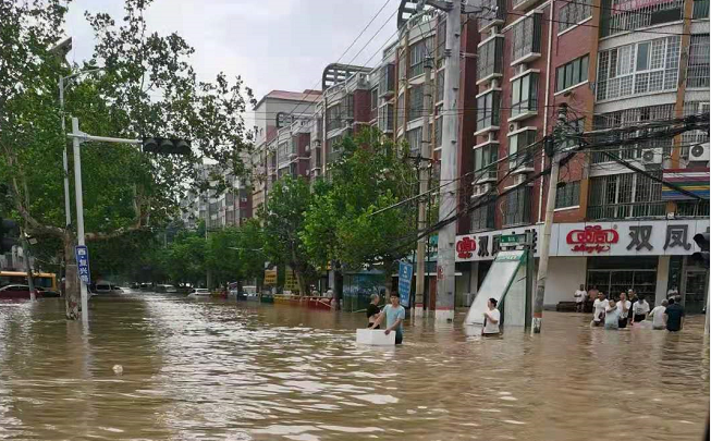 谢谢你，河南暴雨中挺身而出的好心人