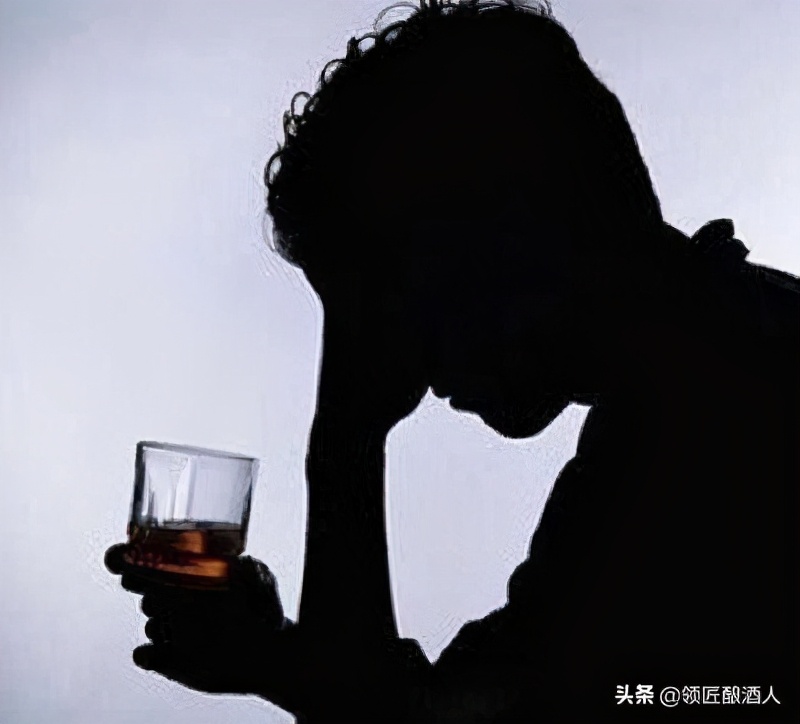 喝酒头疼原因，不仅仅是酒水问题这么简单，解决有效方法