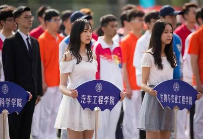 吉林大学“最帅校草”走红，被称为现实版流川枫，网友直呼我可以