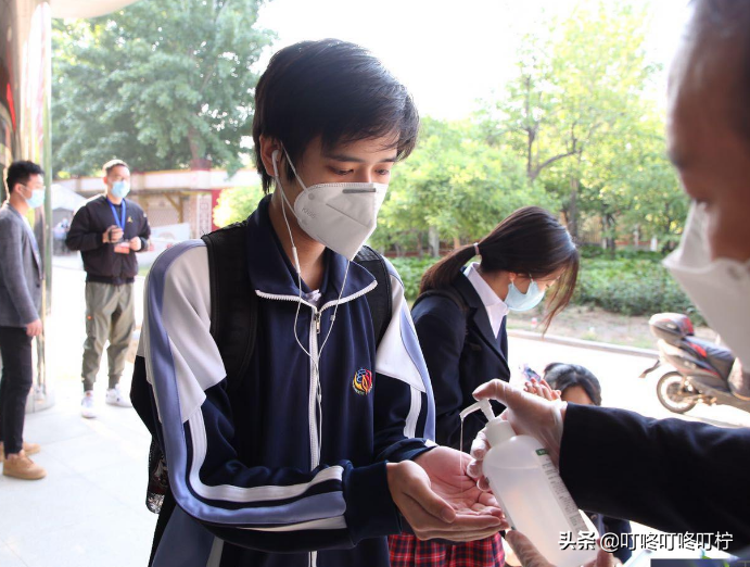 志愿提交后，如何提前确定被录取？出现这2个状态就代表“稳了”