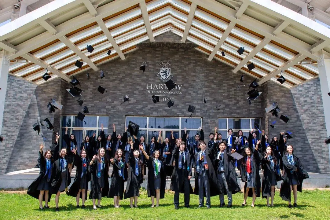 去英国私校，还是国际学校？到底哪个更适合中国孩子？