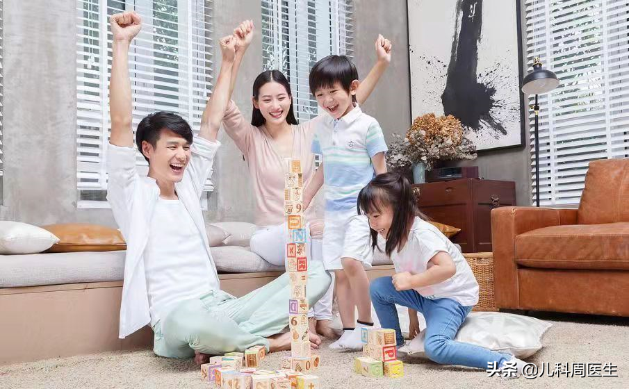 孩子“啃手指”不好改正，该让缺锌缺钙背锅吗？解决安全感很重要