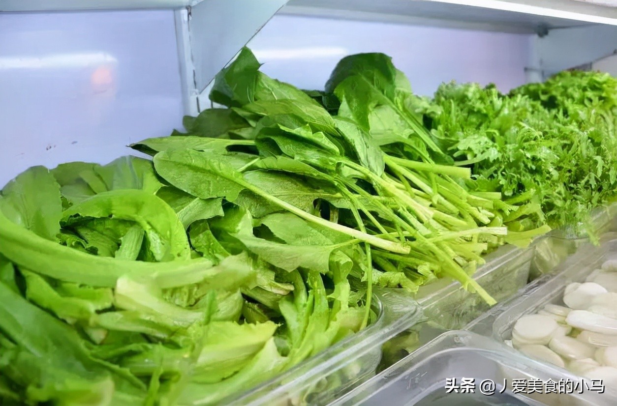 吃麻辣烫时,紧盯这4样菜挑,分量大又便宜,服务员:内行人