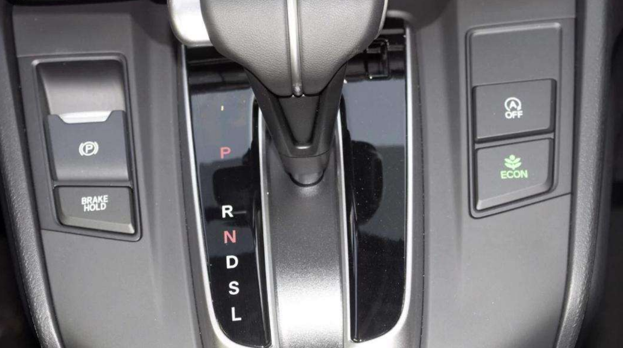 自动挡上P、R、N、D、S、M、L表示啥意思？新手司机要分清