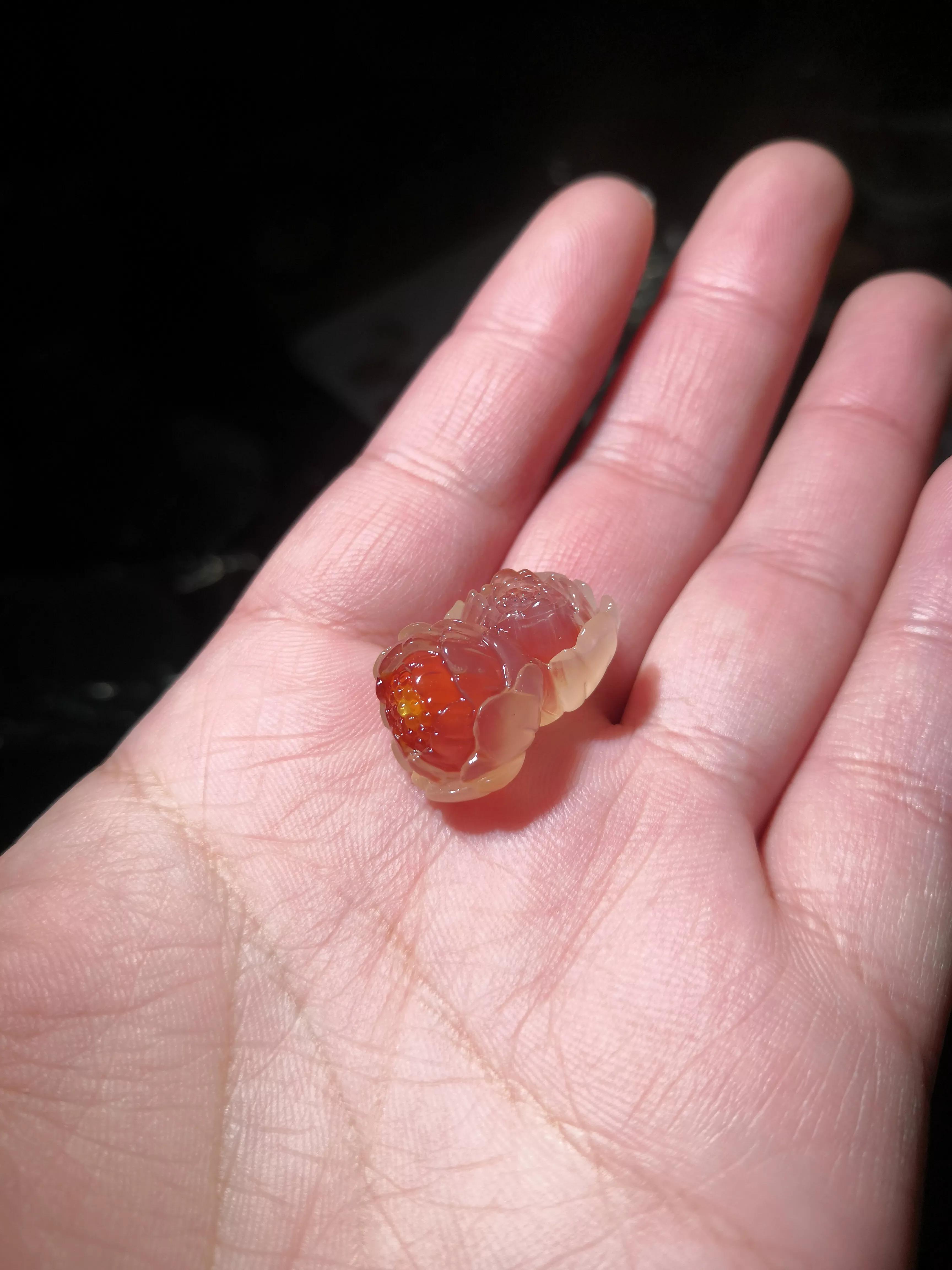 天然糖心玛瑙图片(蓝色糖心玛瑙)