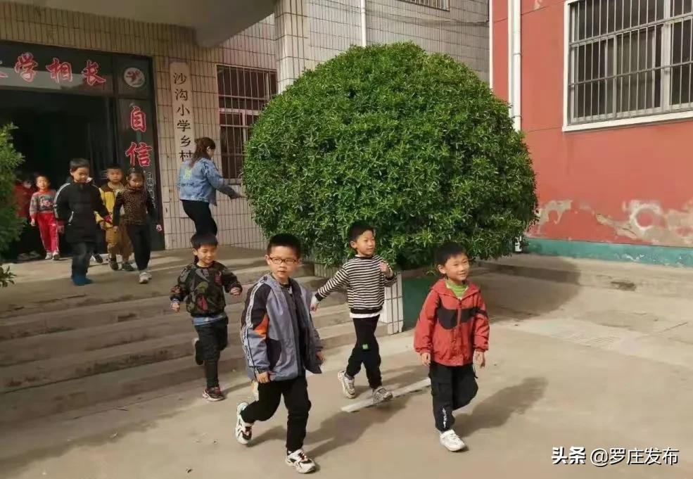 解难题、促建设！快看！罗庄区长又深入哪个重点项目工地现场办公！来了，罗庄新闻直通车