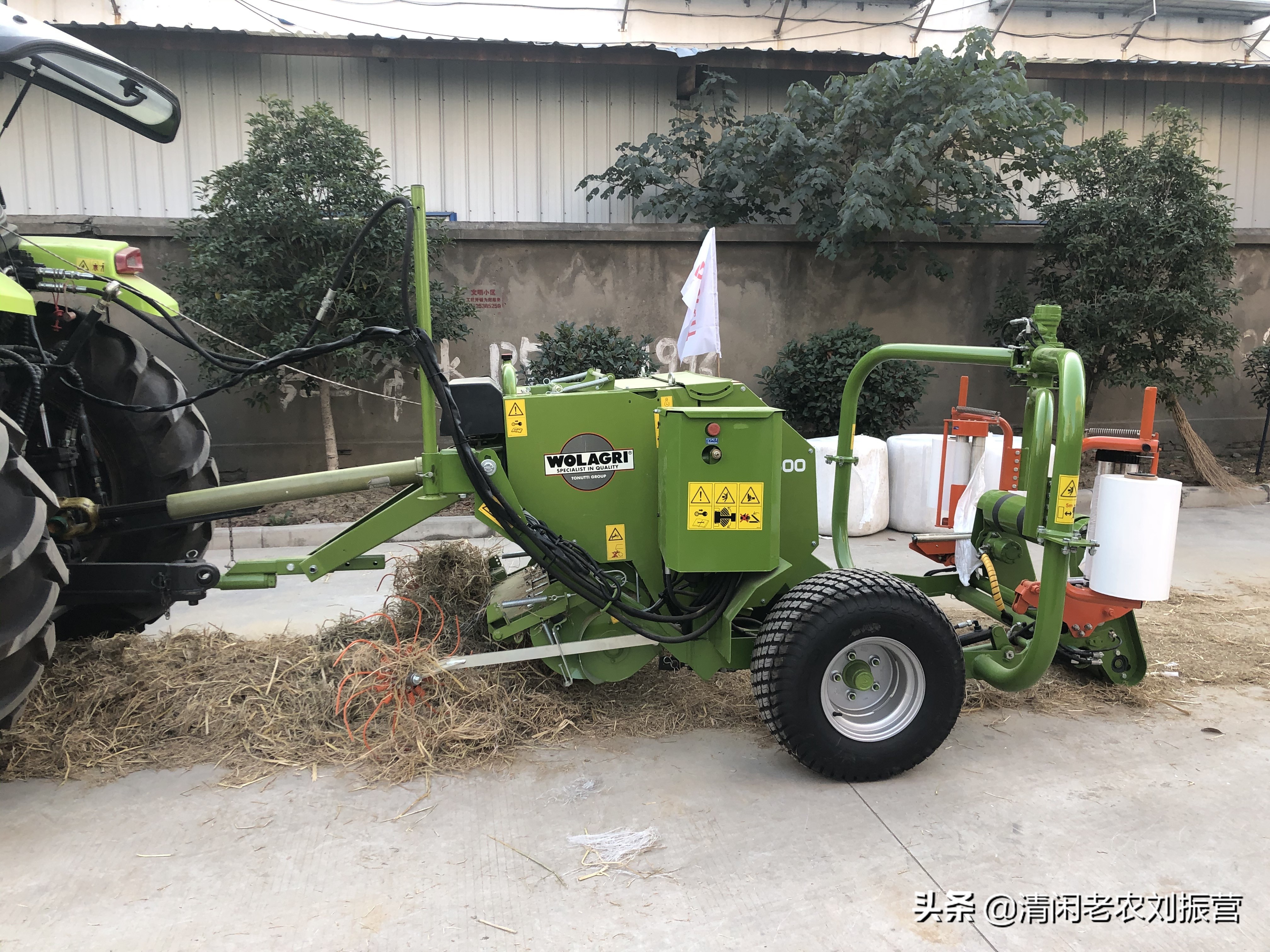 摟草打捆青貯，畜牧機(jī)械發(fā)力——國際農(nóng)機(jī)展上的牧草機(jī)械