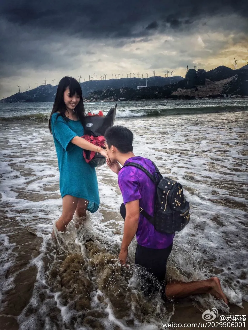 苏炳添百米封神后，“添嫂”曝光，从校服到婚纱的爱情太甜了