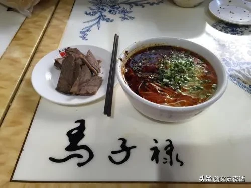 “黄桥沙拉”拍了拍你:要不要花25块钱,吃遍中国“四大快餐”?
