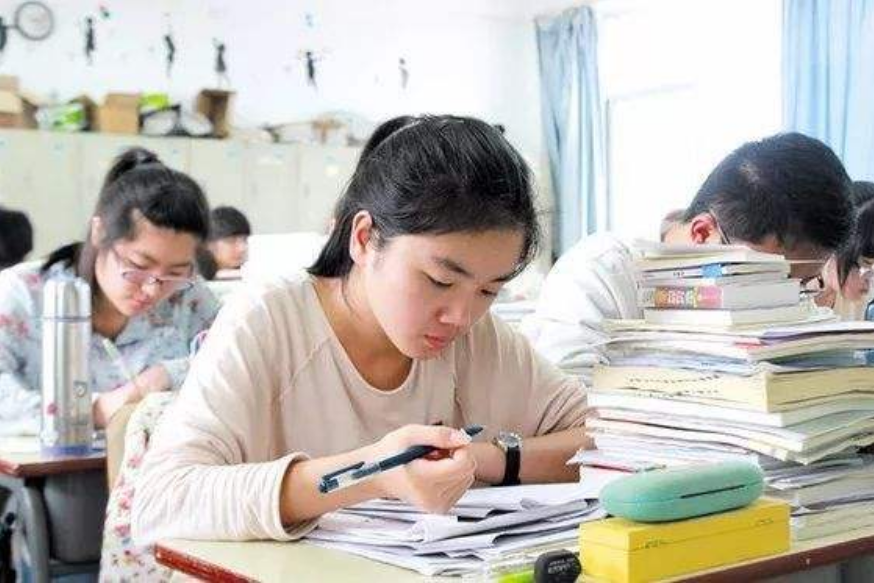 985高校“档次”排行榜，第一档“名副其实”，剩下的有争议