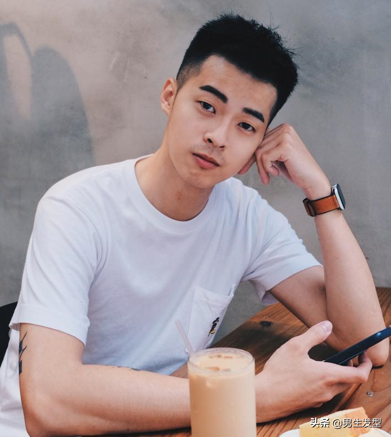 韩版发型男2017款图片(男生流行) - 赤虎壹号