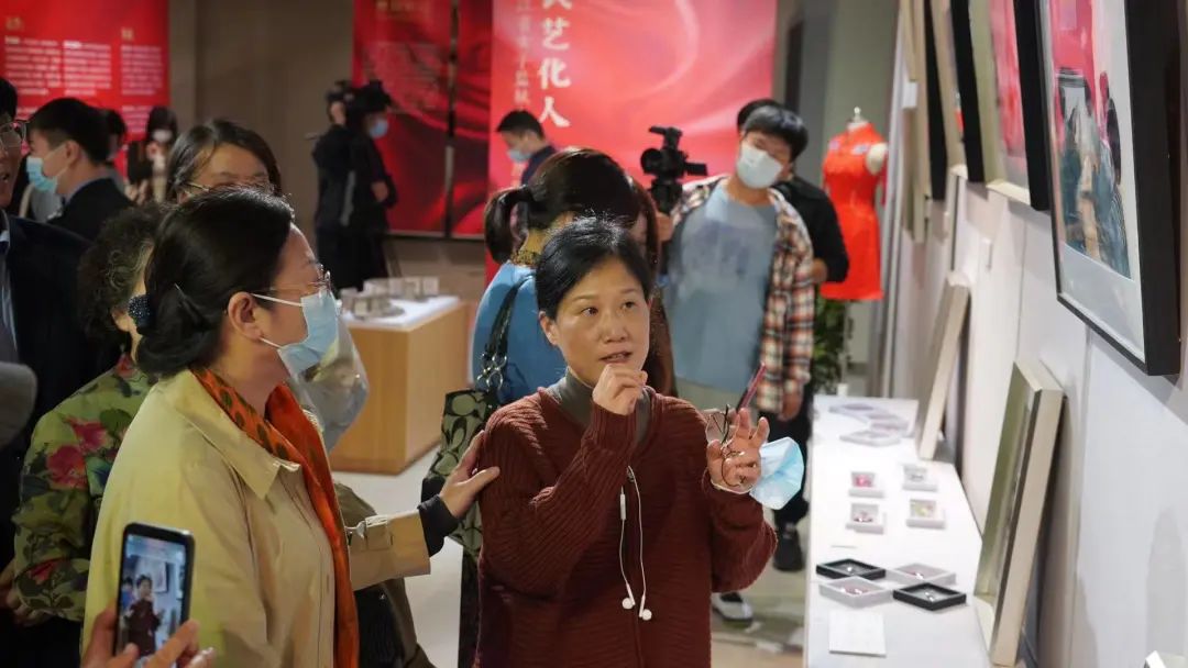 2021浙江省民间艺术志愿服务成果展开幕