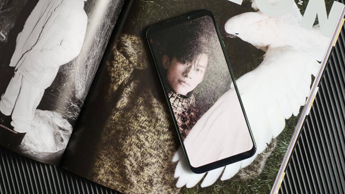 这可能是看电影最爽的手机。是鲨鱼游戏的手机2深度的体验。