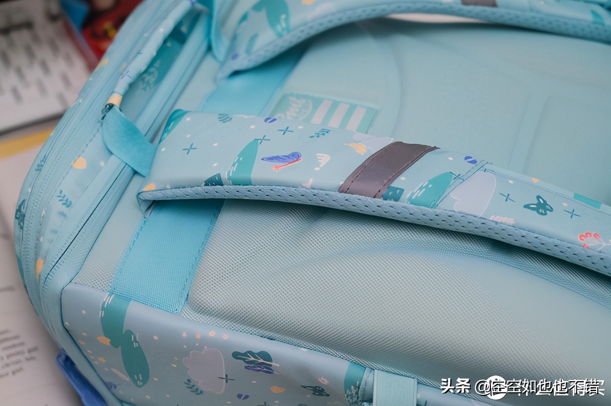 容易忽略的书包送给表妹的六一礼物，GMT“挪威小方包”上手体验