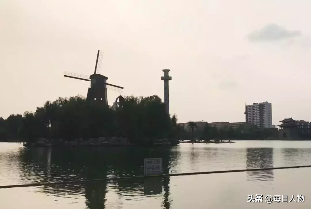 校园可以同时开拍哈利波特和还珠格格，中国最神奇的大学在哪里？