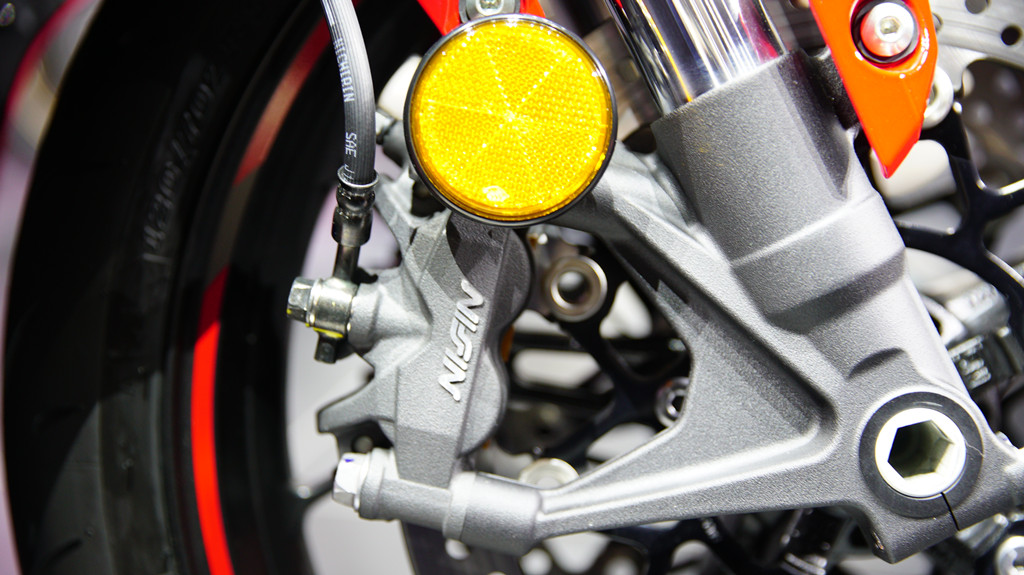 多了一个“R”贵4000块，本田CBR650R值不值