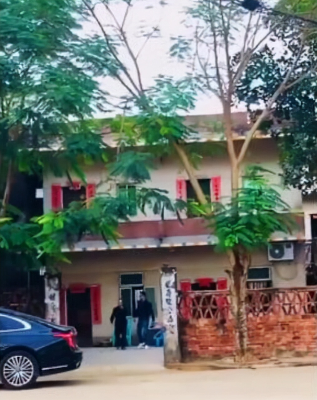 全红婵50万豪车到家一幕曝光：爷爷立马起身相迎，红姐广州苦练