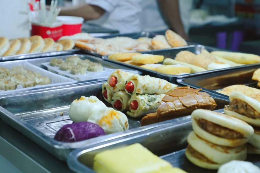 重庆超豪华大学：依山环水，占地2390余亩，校内出行还得坐车