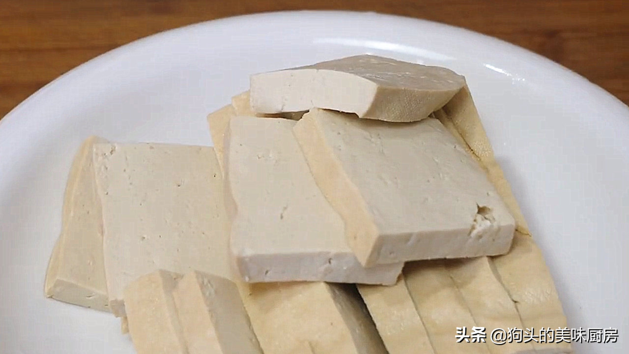 秋天要多吃鱼，教你懒人做法，用料简单味道香，上桌汤汁都不剩