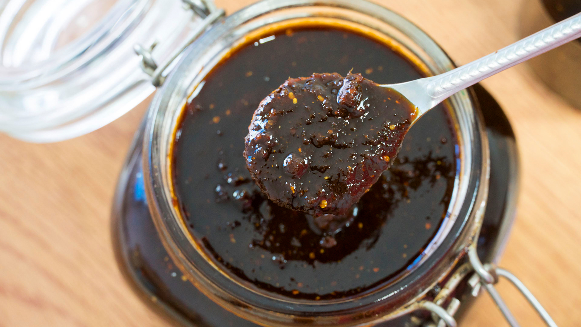 秋冬干燥寒冷，女人要多吃6种食材，补水又驱寒，面如桃花显年轻