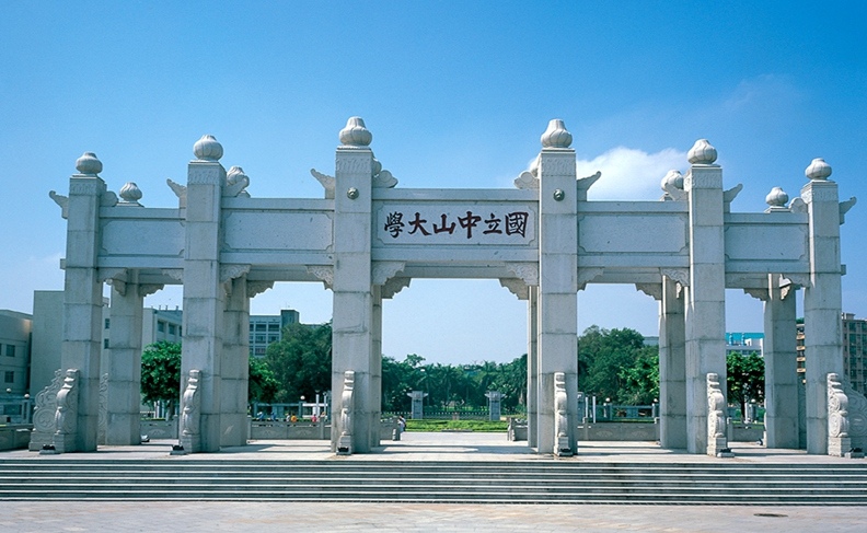 985高校，哪些面积堪称“巨无霸”，谁被称作“袖珍型”校园？