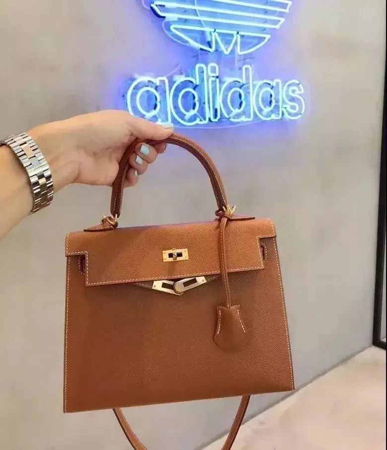 这五个颜值与质感均在线的包包品牌,你至少要拥有一款
