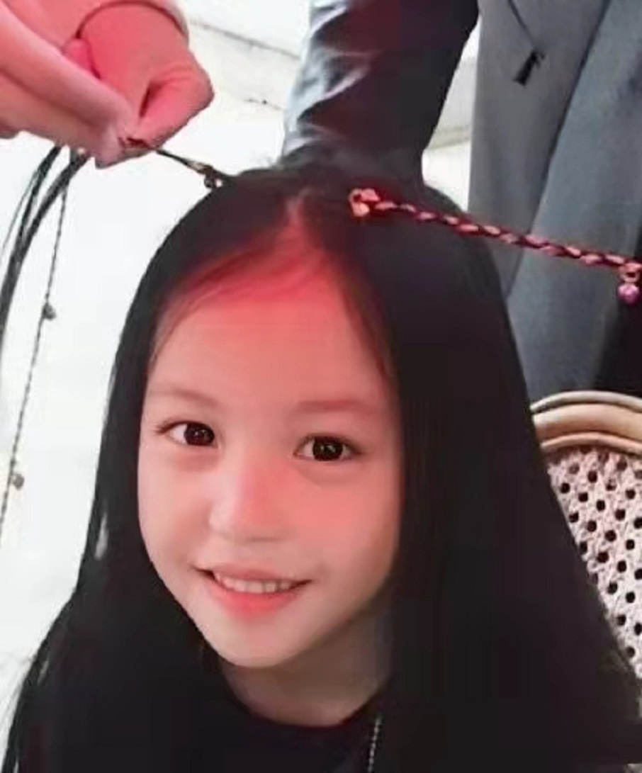 赵薇女儿捐款25万赵薇女儿生日捐款连续六年献爱心