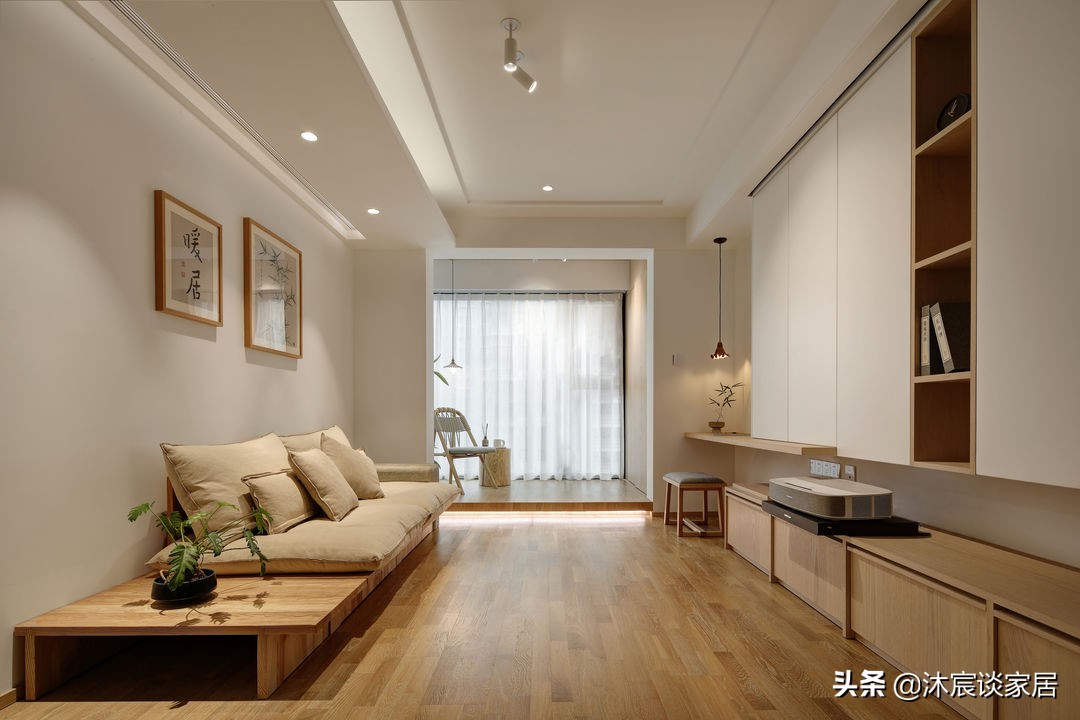 打造多功能客厅，提升办公与休闲融合体验