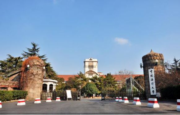 它们都是985、211，而且录取分数低，简直就是捡漏的好选择