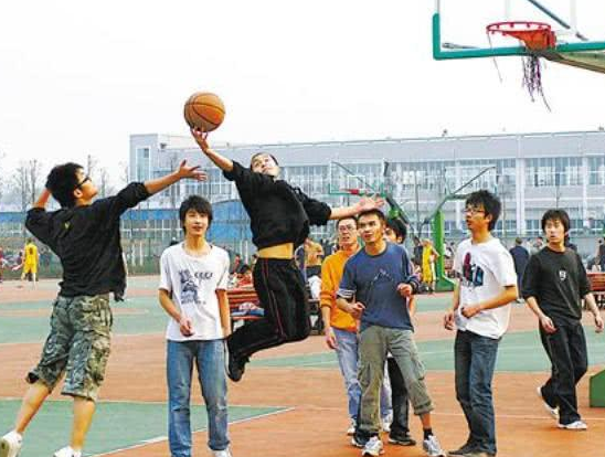 谁说高考结束就轻松了？考生要准备“两证三考”，上大学才更轻松