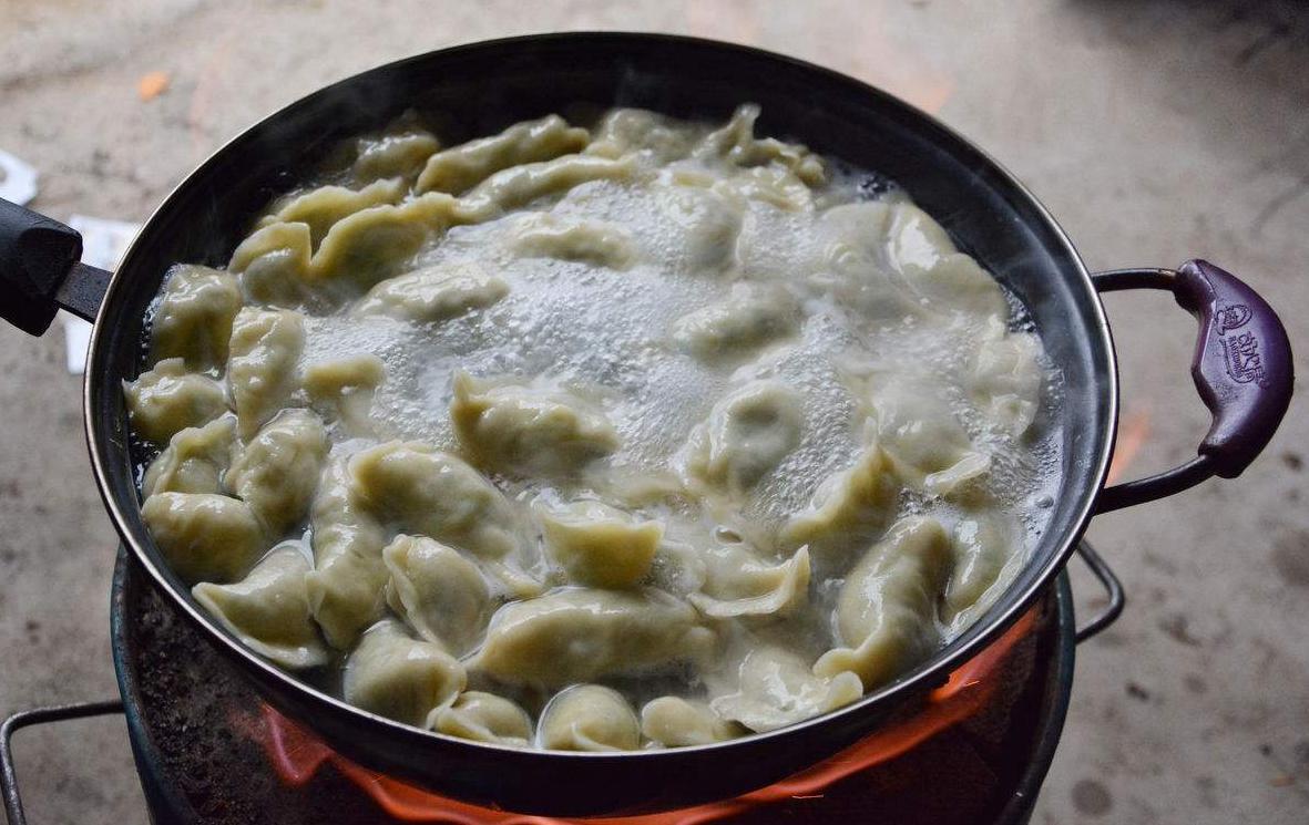 同樣是煮餃子，“蓋蓋煮”和“不蓋蓋煮”區別大，學會在煮不吃虧