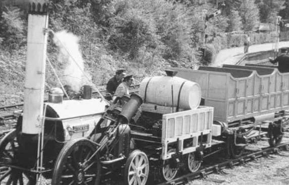 发明蒸汽火车的他竟是文盲？这是工业革命才会有的励志故事