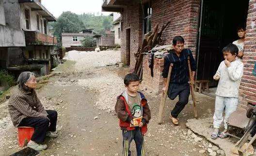 “小马云”现状：变身“小马总”，有专职保姆司机，11岁读二年级，爱画画爱看动画片，觉得马云“很棒”