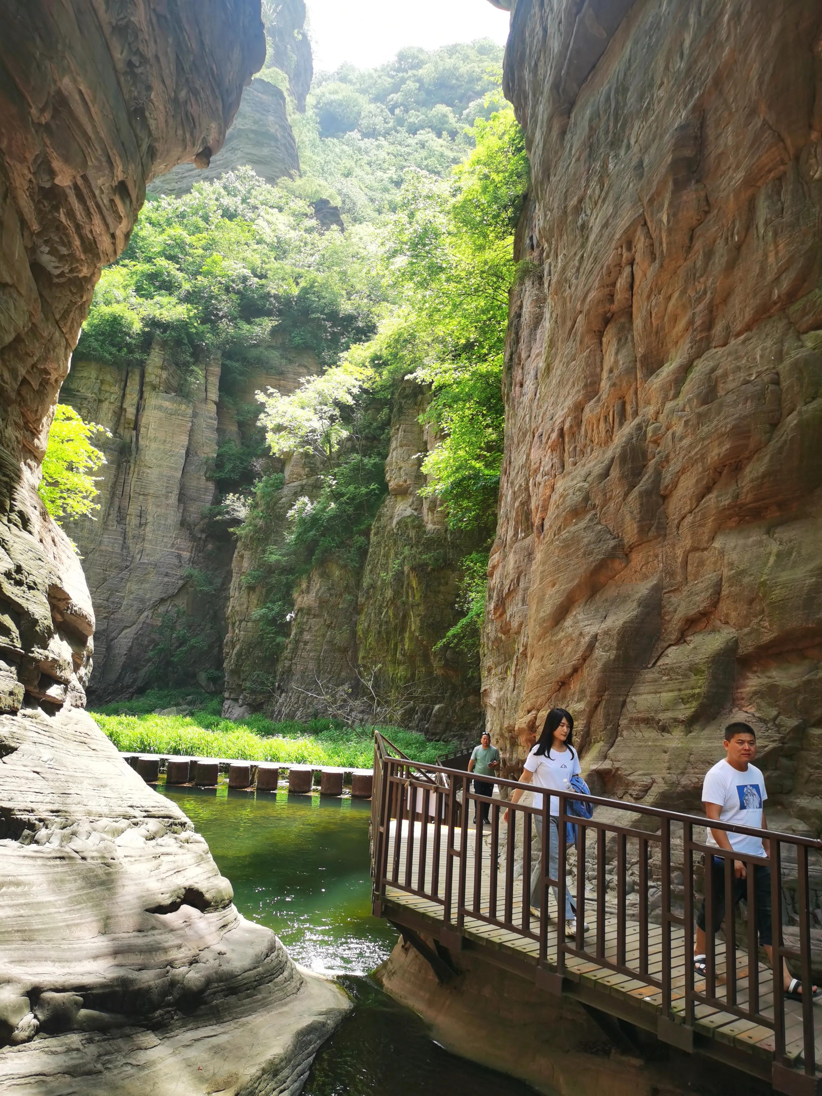 龍潭大峽谷在哪(洛陽龍潭大峽谷,古海奇峽地質畫廊,景色不輸紅石峽,卻