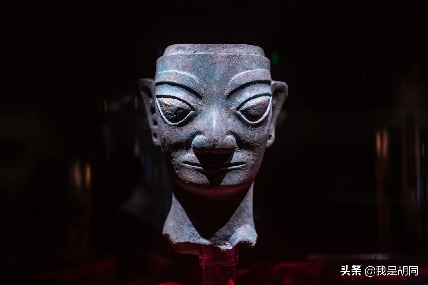 三星堆为何被传与外星人相关？奇特的相貌与神秘失踪，至今是谜