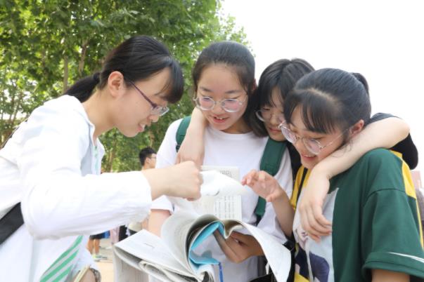 2021高考各省“难度排行榜”出炉，不同省份难度不同，江苏被反超