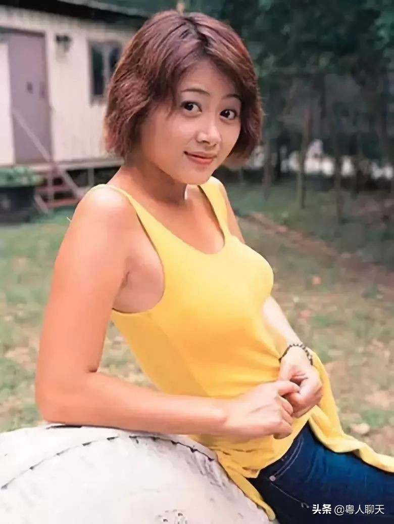 香港“电波少女”姚乐怡，可与“晶女郎”邱淑贞媲美的性感女神