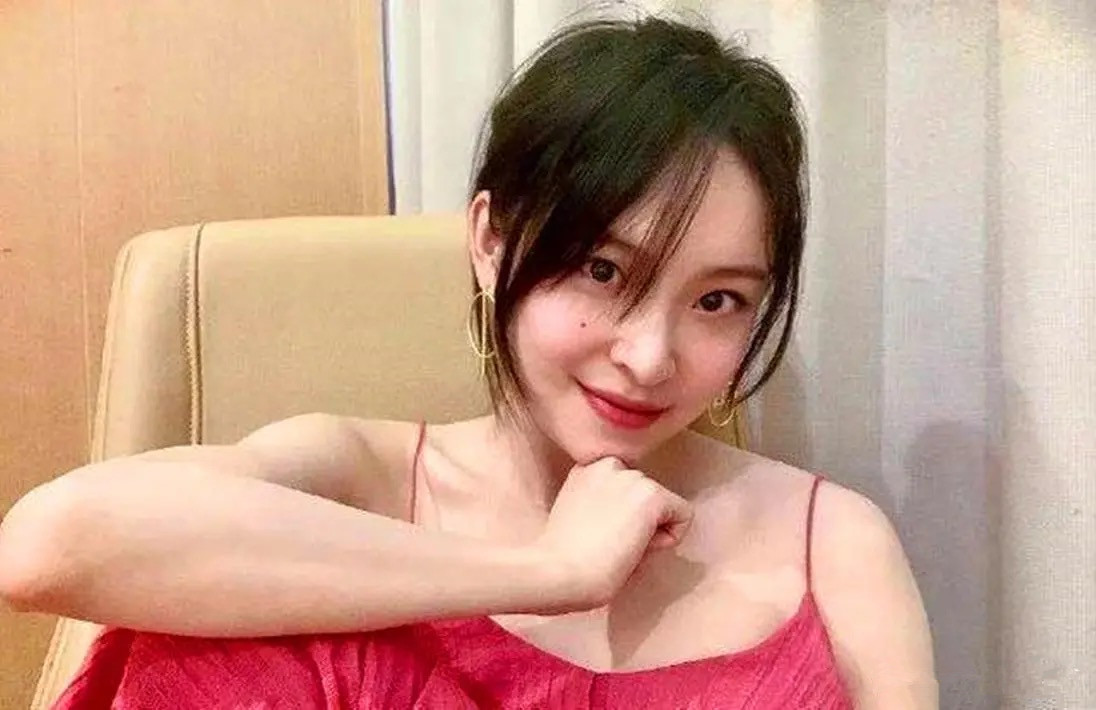 北大美女学霸毕业于元培学院，选择进军娱乐圈惹非议，你怎么看？