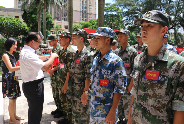 大学生参军入伍，退伍后有哪些待遇？“这些”优势学生要清楚