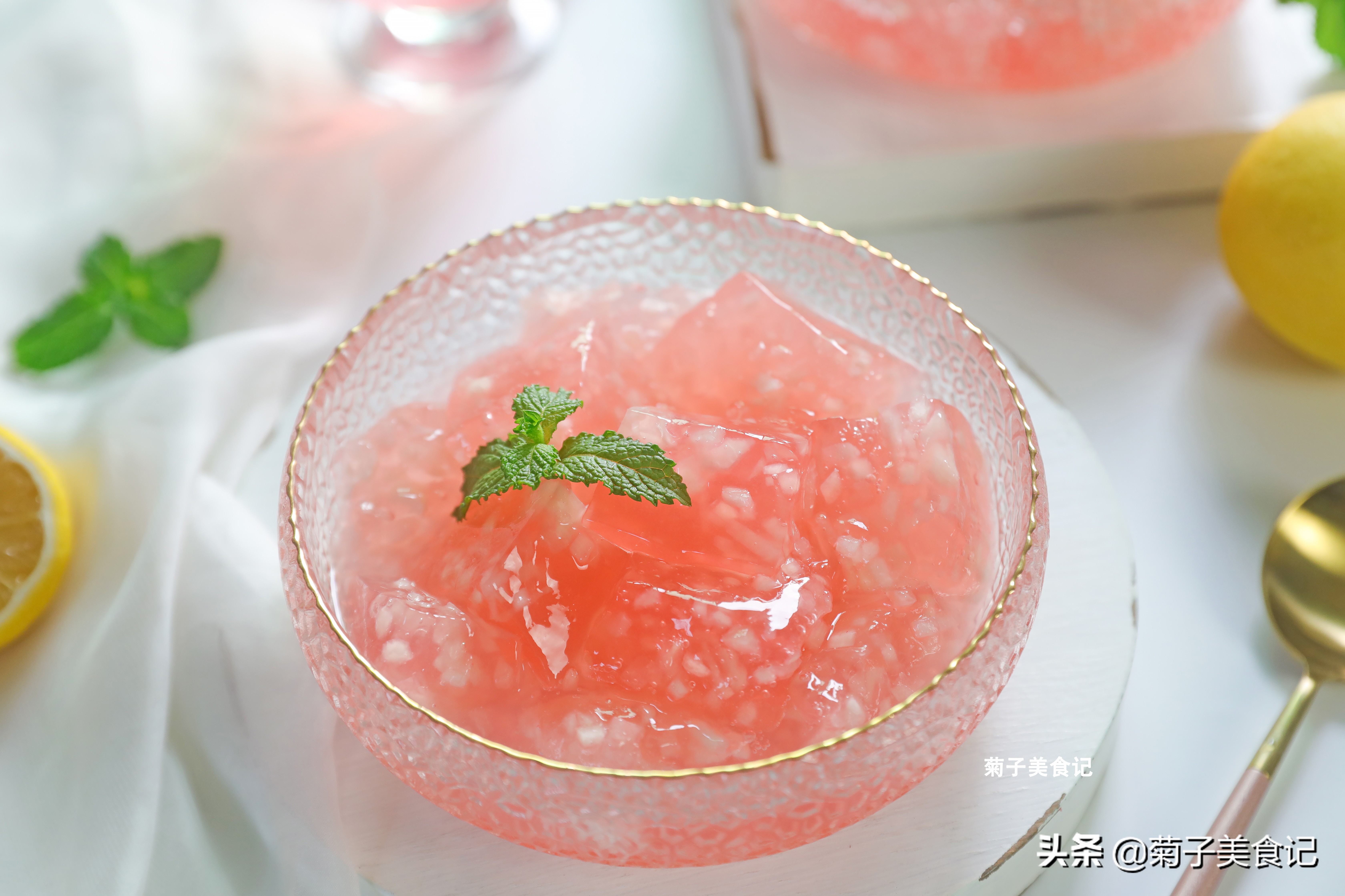 8月吃桃好时节,教你6种桃子做法,不用以身试坏桃,好吃不浪费