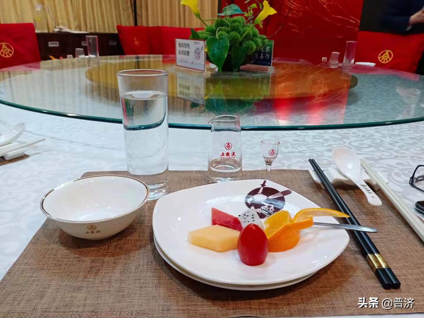 探秘宜宾五粮液,时间短印象深,男人不要喝低度酒的传说终被化解