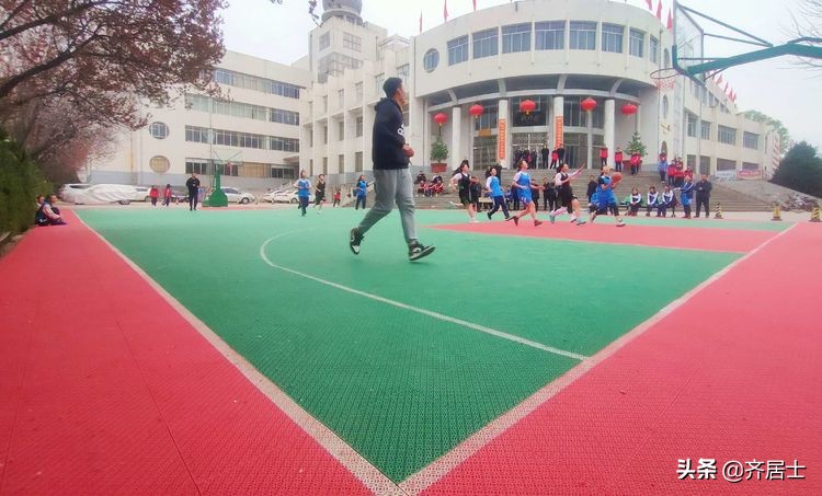 挥洒汗水，放飞青春—泾川县第三届中小学生运动会侧记