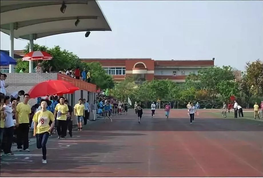 重庆一中各分校师资、学费、分班、作息等都在这里